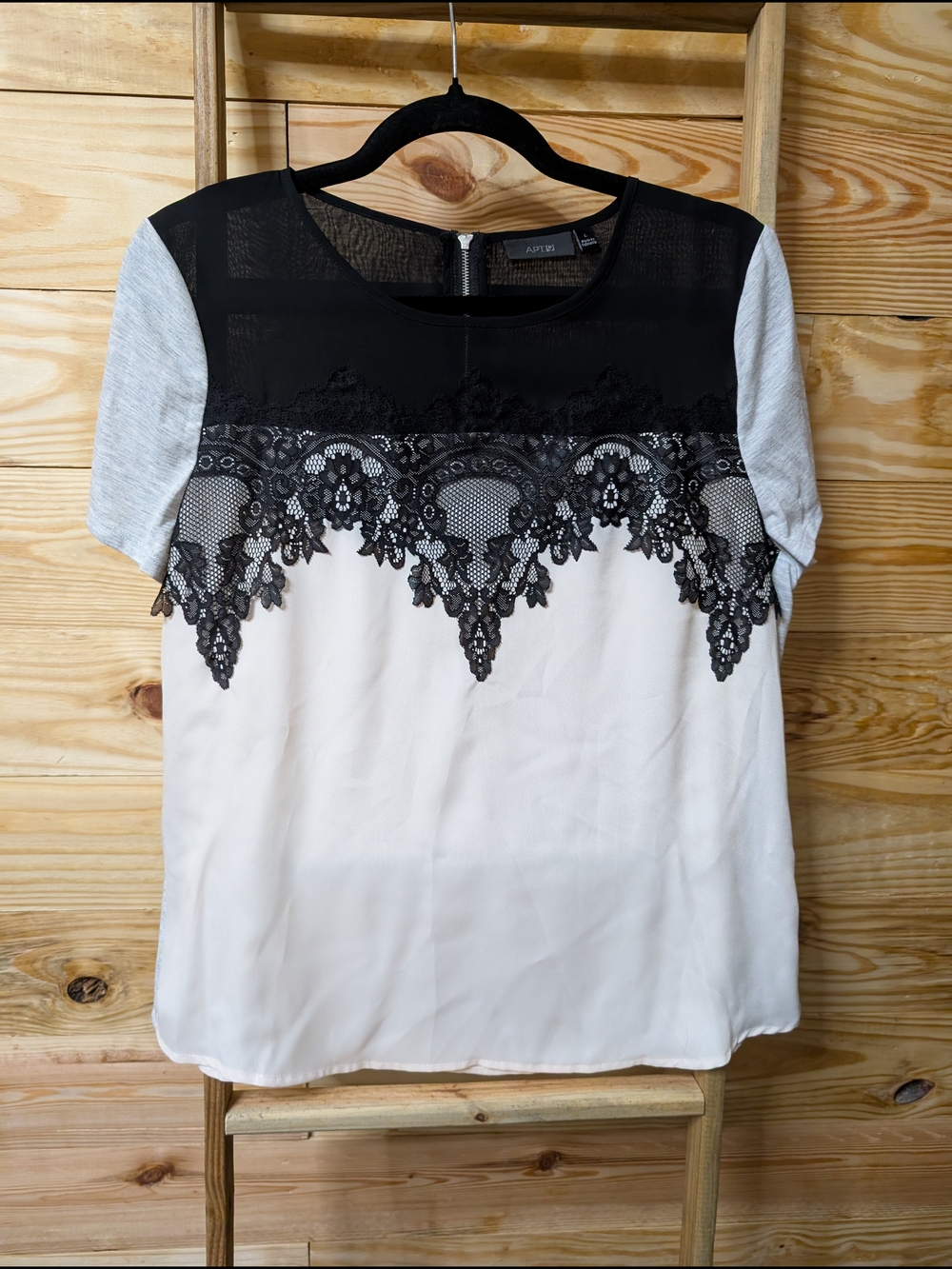 Apt. 9 Black Lace Accent Short Sleeve Top with White Body and Gray Sleeves